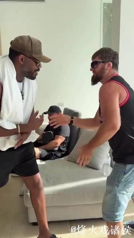 俄格斗真人秀中骨头琼斯遭队员挑战从容应对