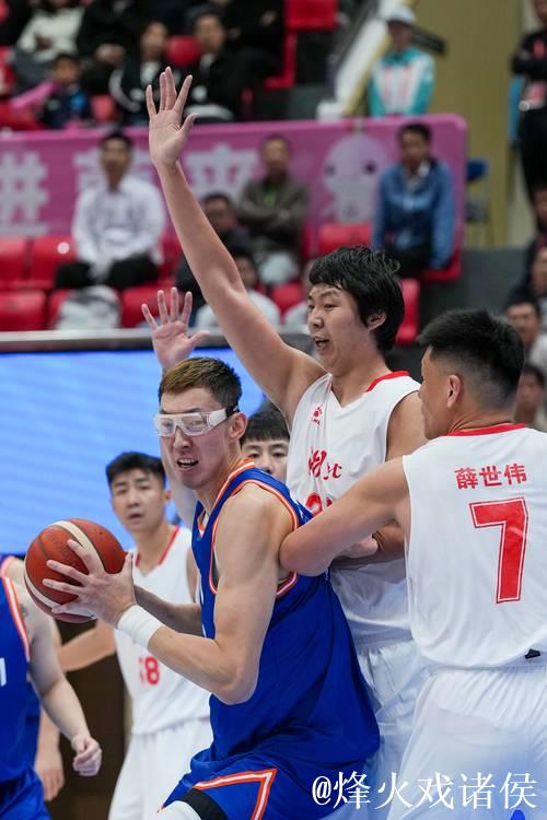 十五运会男篮成年组：四川以94-70大胜河南小组赛